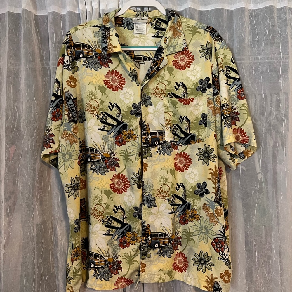 Disney World Men's Button Down Shirt Tiki Surfing Woody Skulls